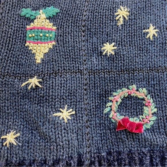 CROFT & BARROW | Christmas Sweater Zip Knit Jacket with Wreath - Picture 15 of 15